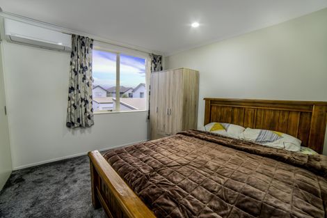 Photo of property in 16 Reins Road, Takanini, 2112