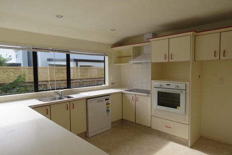 Photo of property in 5 Kellyville Heights, Merrilands, New Plymouth, 4312