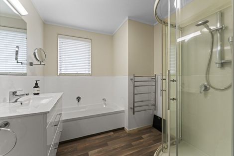 Photo of property in 23 Kereru Street, Two Mile Bay, Taupo, 3330