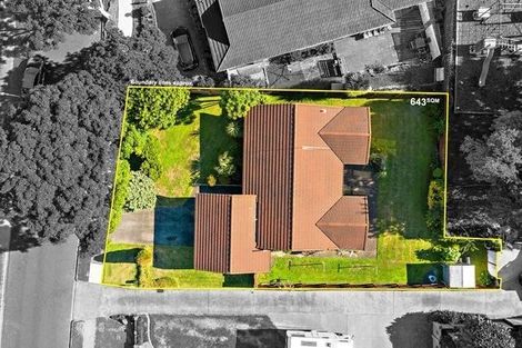 Photo of property in 11 Evanda Crescent, Conifer Grove, Takanini, 2112