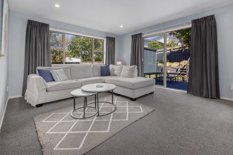 Photo of property in 8 Kaweka Close, Aotea, Porirua, 5024