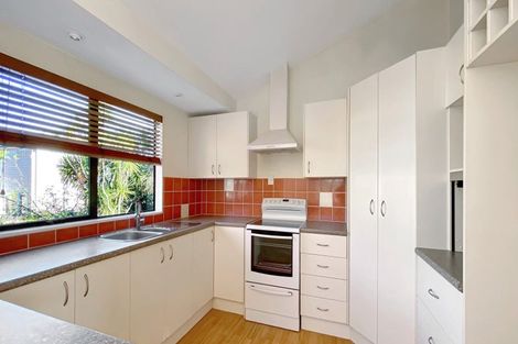 Photo of property in 4/390 West Coast Road, Glen Eden, Auckland, 0602