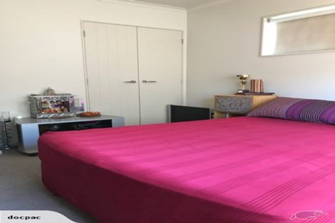 Photo of property in 16 Black Rock Road, Newlands, Wellington, 6037