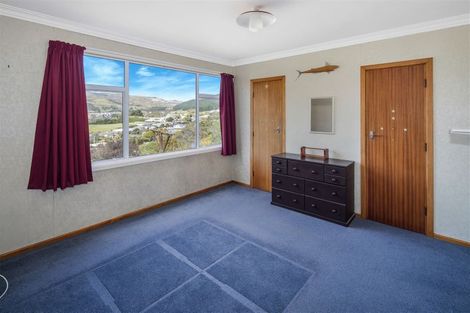 Photo of property in 52 Saint Johns Terrace, Tawa, Wellington, 5028