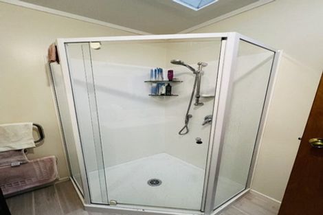 Photo of property in 3/74 West Coast Road, Glen Eden, Auckland, 0602