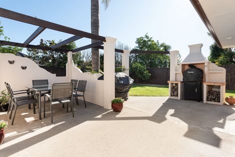 Photo of property in 10 Saint Kilda Place, Papamoa Beach, Papamoa, 3118