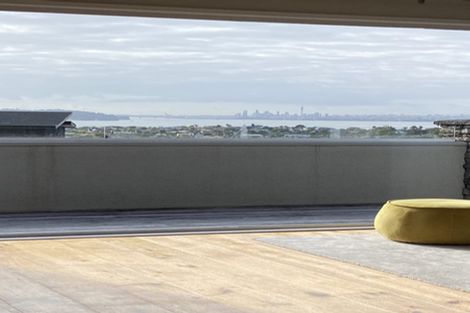 Photo of property in 26 Bernleigh Terrace, West Harbour, Auckland, 0618