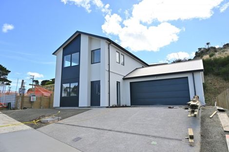 Photo of property in 42 Domett Street, Newlands, Wellington, 6037