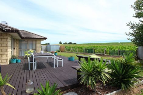 Photo of property in 24 Breaker Grove, Waiuku, 2123