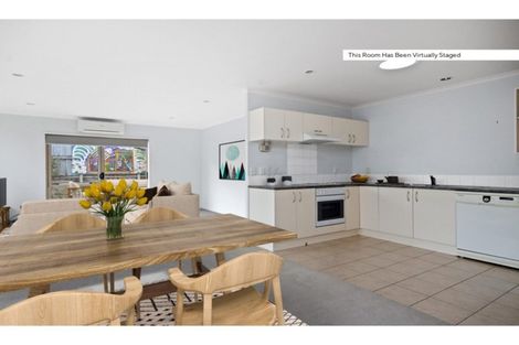 Photo of property in 2 Kathleen Reece Place, Waiuku, 2123