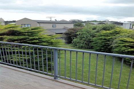 Photo of property in 11/15 Andersons Road, Oteha, Auckland, 0632