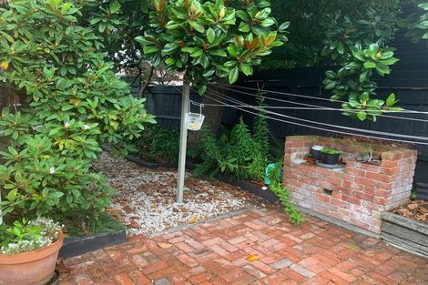 Photo of property in 2b Coles Place, St Albans, Christchurch, 8014