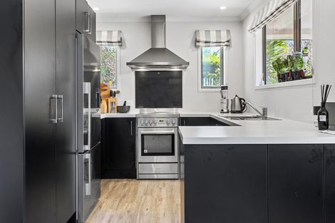 Photo of property in 32 Park Terrace, Waikuku Beach, 7473