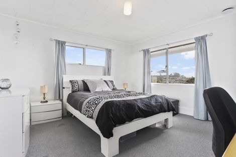 Photo of property in 6a D'oyly Drive, Stanmore Bay, Whangaparaoa, 0932