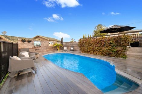 Photo of property in 81 Bleakhouse Road, Howick, Auckland, 2014