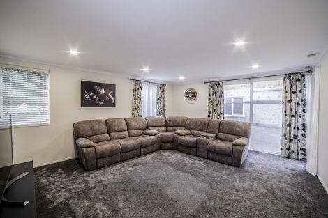 Photo of property in 16 Reins Road, Takanini, 2112