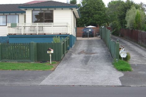 Photo of property in 1/10 Granville Drive, Massey, Auckland, 0614