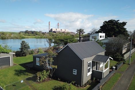 Photo of property in 218 Great South Road, Huntly, 3700