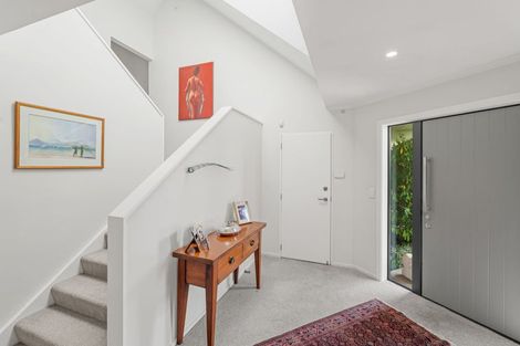 Photo of property in 9 Inglewood Place, Avonhead, Christchurch, 8042