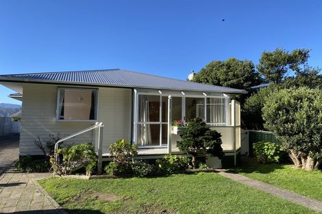 Photo of property in 121 Breaker Bay Road, Breaker Bay, Wellington, 6022