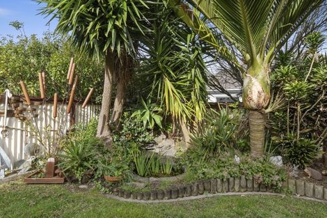 Photo of property in 31 Ridge Road, Waiake, Auckland, 0630