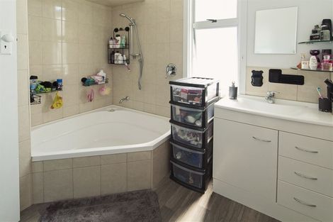 Photo of property in 10 Harris Street, Pleasant Point, 7903