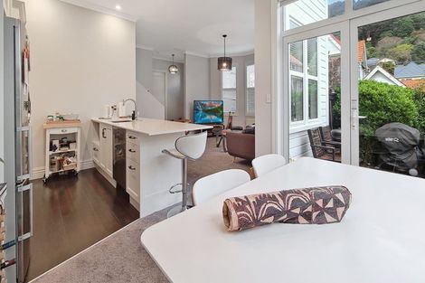 Photo of property in 49 Tinakori Road, Thorndon, Wellington, 6011