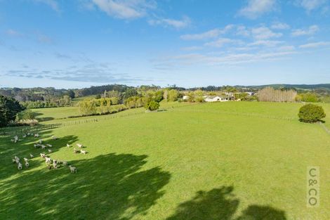 Photo of property in 1224 State Highway 16, Waimauku, 0883