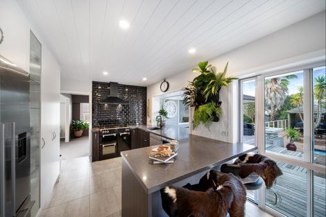 Photo of property in 11 The Anchorage, Sunnyhills, Auckland, 2010