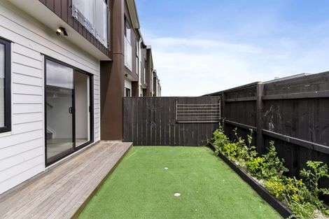 Photo of property in 44 Whare Kauri Road, Papakura, 2110