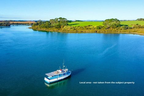 Photo of property in 38 Omahuru Road, Glenbrook, 2681