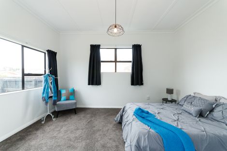Photo of property in 43 Wood Street, Takaro, Palmerston North, 4410