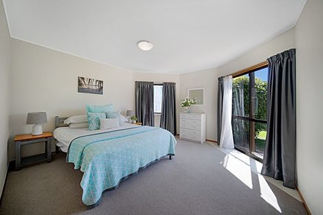Photo of property in 35 William Bryan Drive, Half Moon Bay, Auckland, 2012