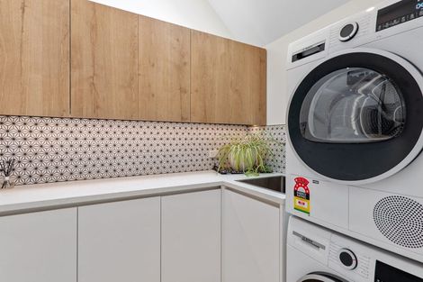 Photo of property in 66 Straven Road, Fendalton, Christchurch, 8014