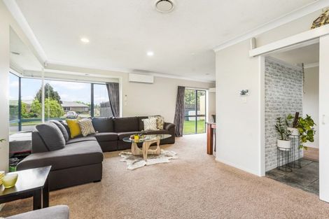 Photo of property in 1 Caesar Roose Drive, Glenview, Hamilton, 3206