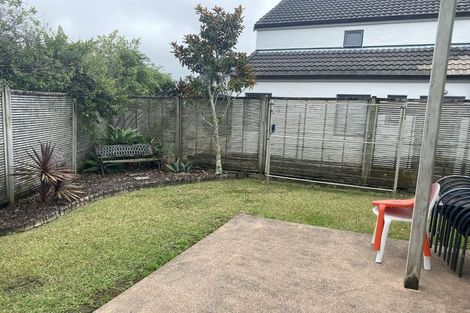 Photo of property in 9/64 Schnapper Rock Road, Schnapper Rock, Auckland, 0632