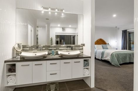 Photo of property in 939 Kahikatea Flat Road, Waitoki, Kaukapakapa, 0871