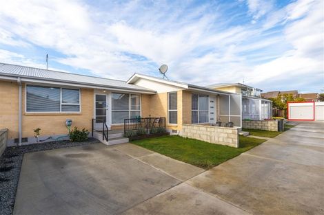 Photo of property in 2/12 North Avon Road, Richmond, Christchurch, 8013