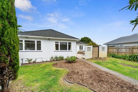 Photo of property in 12 Karaka Grove, Raumati Beach, Paraparaumu, 5032