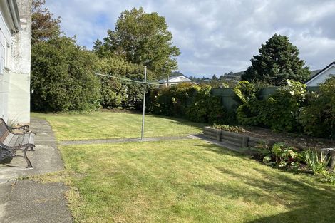 Photo of property in 65 Broadway, Picton, 7220