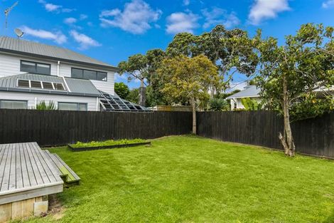 Photo of property in 24 Sulphur Beach Road, Northcote Point, Auckland, 0627