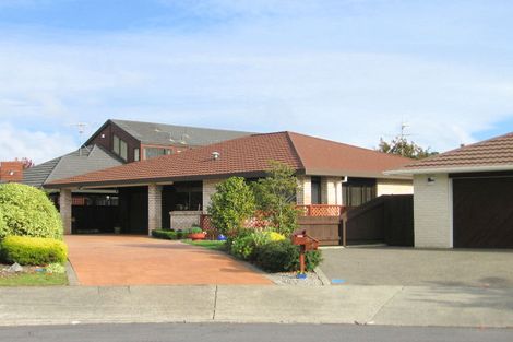 Photo of property in 10 Runanga Grove, Waikanae, 5036