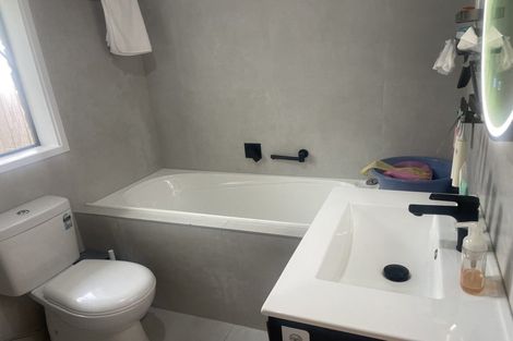 Photo of property in 16a Imperial Place, Henderson, Auckland, 0612