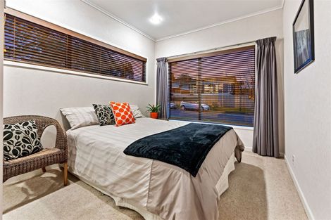 Photo of property in 7 Divich Avenue, Te Atatu South, Auckland, 0610