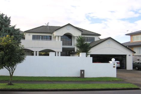 Photo of property in 26 Ribbonwood Crescent, Goodwood Heights, Auckland, 2105