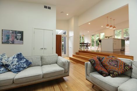 Photo of property in 18 Waima Crescent, Titirangi, Auckland, 0604