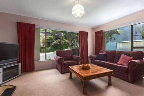 Photo of property in 2 Saint Aidans Way, Tawa, Wellington, 5028