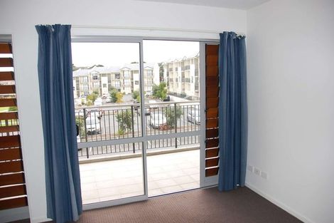 Photo of property in 16c/71 Spencer Road, Oteha, Auckland, 0632