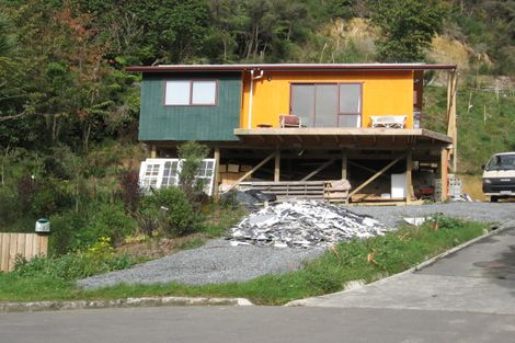 Photo of property in 13 Kereru Grove, Stokes Valley, Lower Hutt, 5019