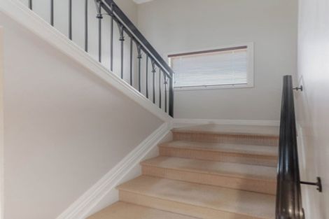 Photo of property in 11 Dunvegan Rise, East Tamaki Heights, Auckland, 2016